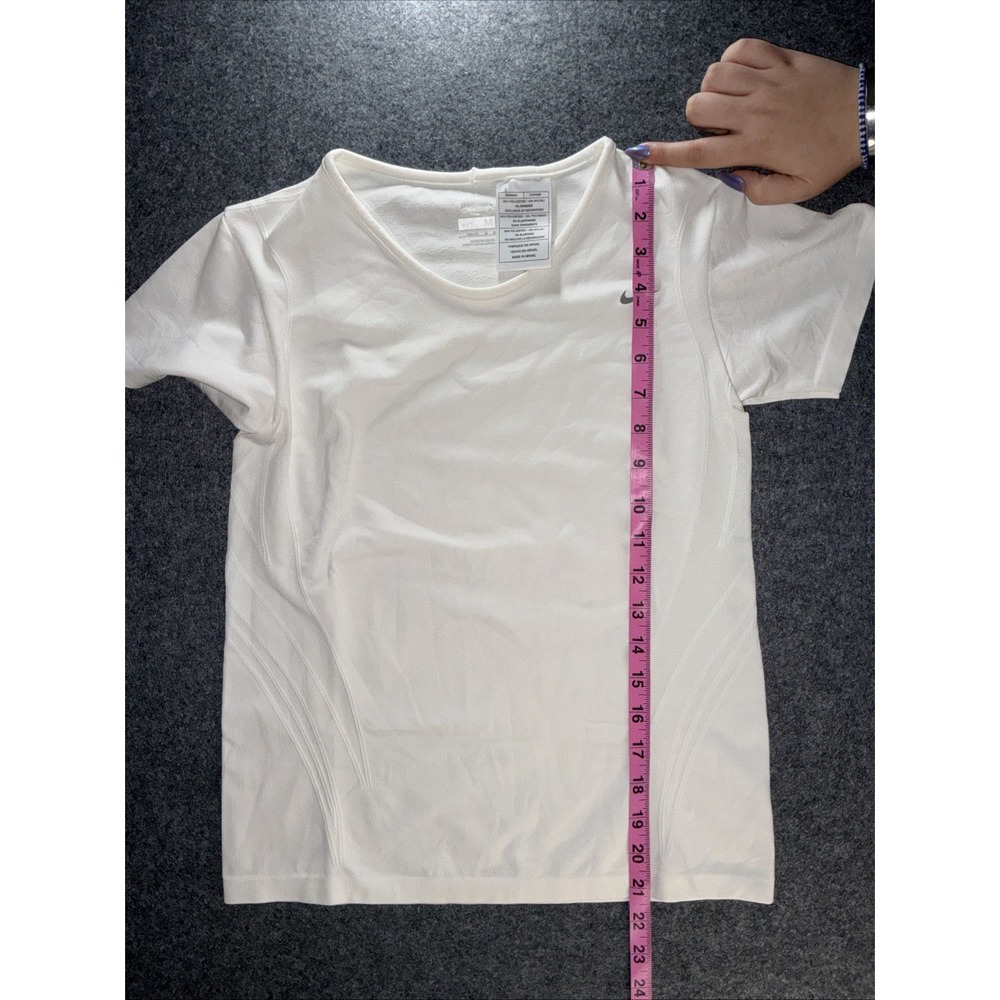 Nike FIT DRY Womens White Short Sleeve Training Top Reflective M 257730-101 - Picture 9 of 12